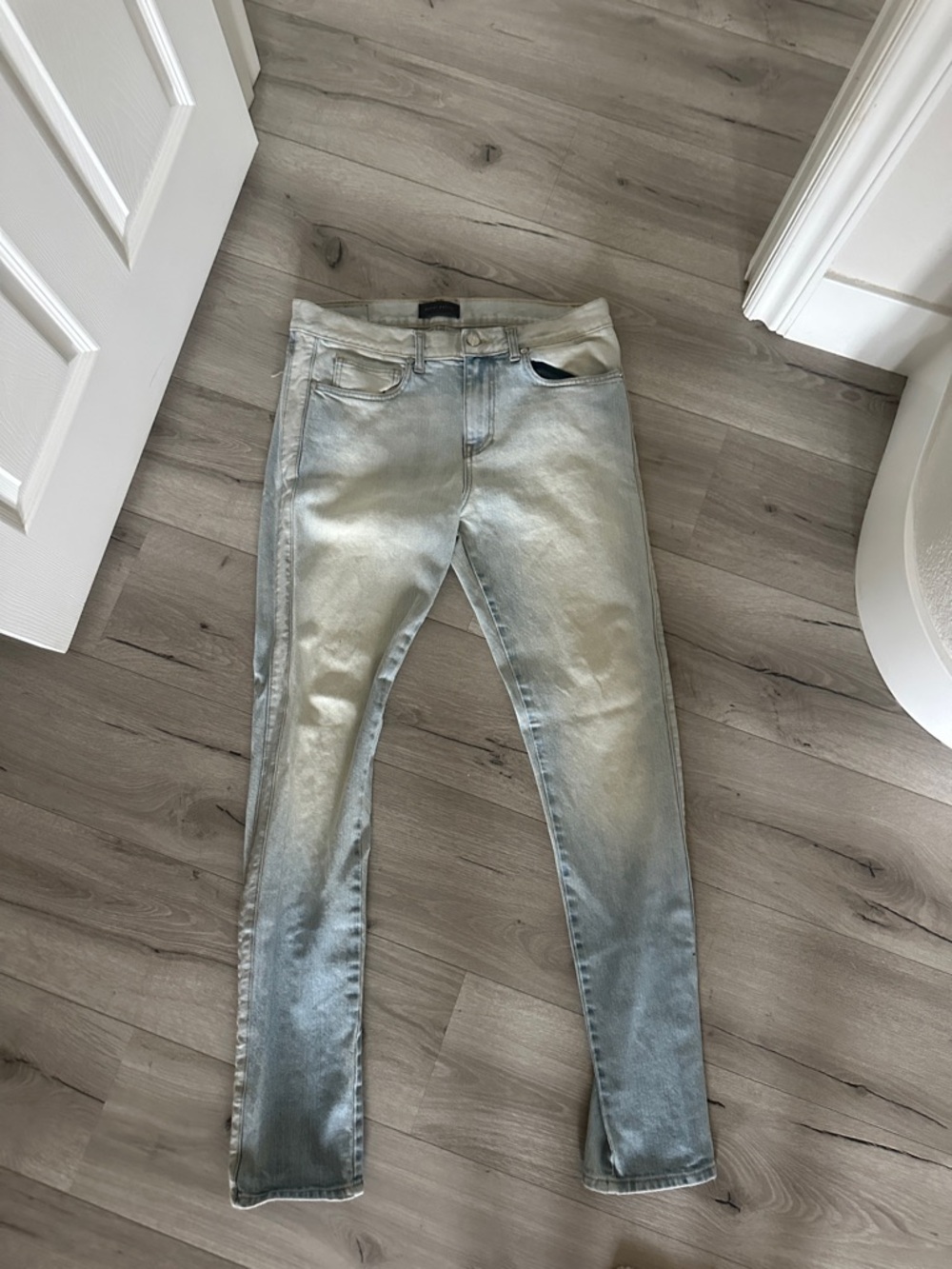 2006 Daniel Patrick Slim Fit Men's Jeans in Light Wash Denim